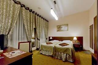 Отель Hotel Osjann Бяла-Подляска Двухместный номер с 1 кроватью или 2 отдельными кроватями-1